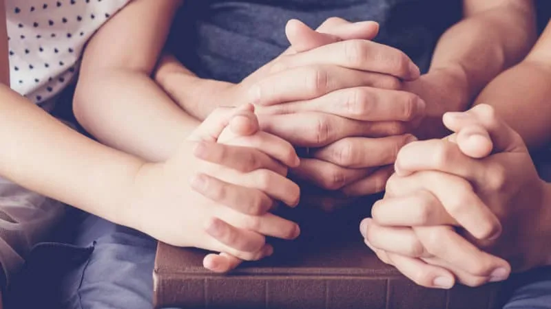 People praying