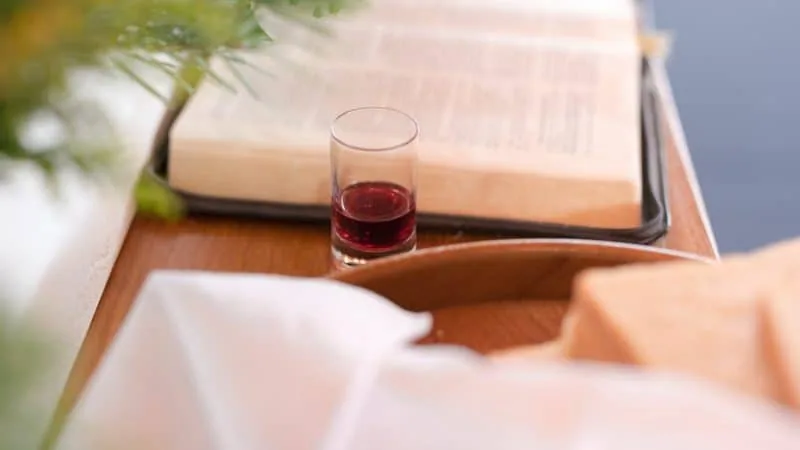 A glass of pure grape juice